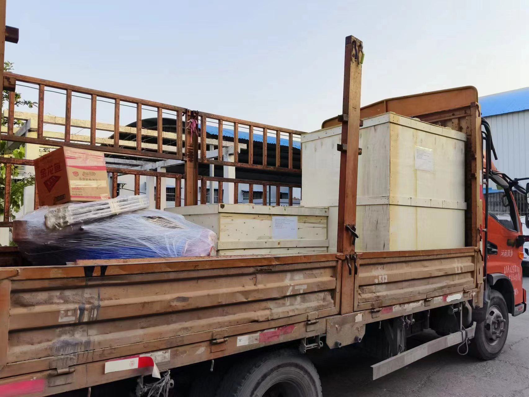 浙江超聲波振動(dòng)篩和直排篩裝車完成，準(zhǔn)備發(fā)出