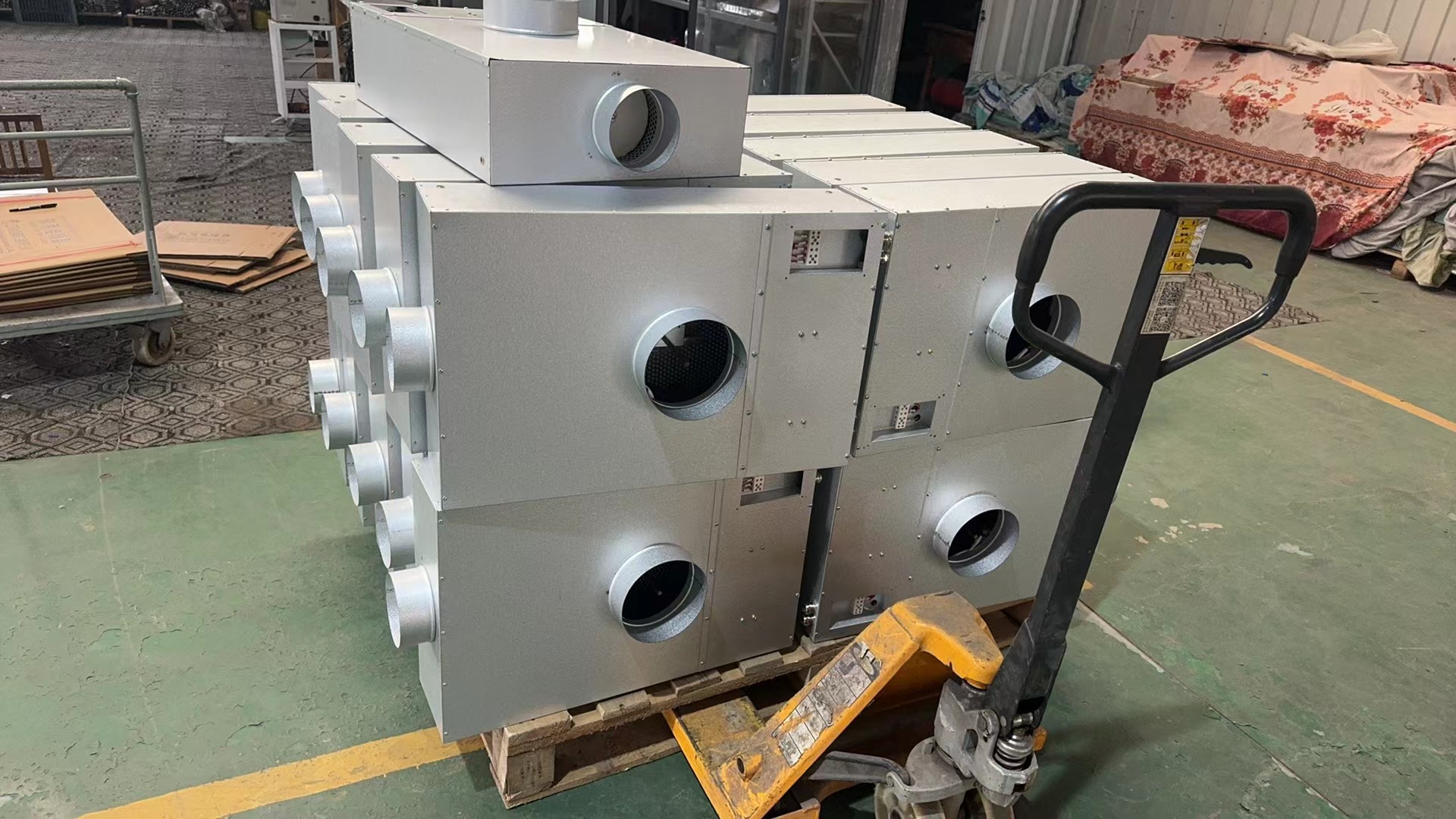 公司華北辦喜接500只船用電加熱布風器大單